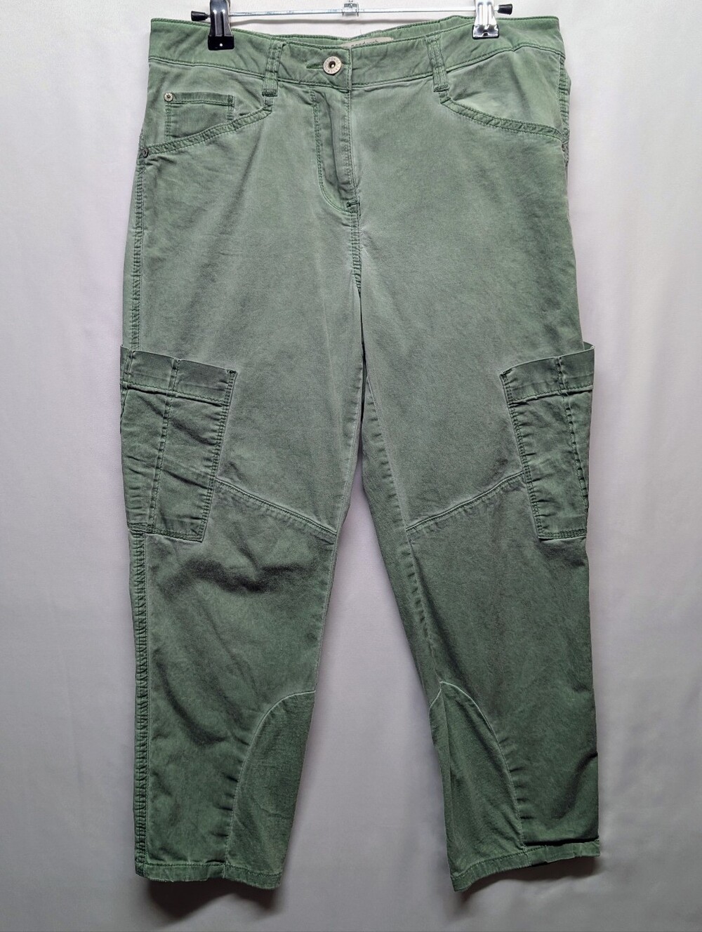 Sandwich_ Casual Cargo Utility Crop Pants in Sage Green